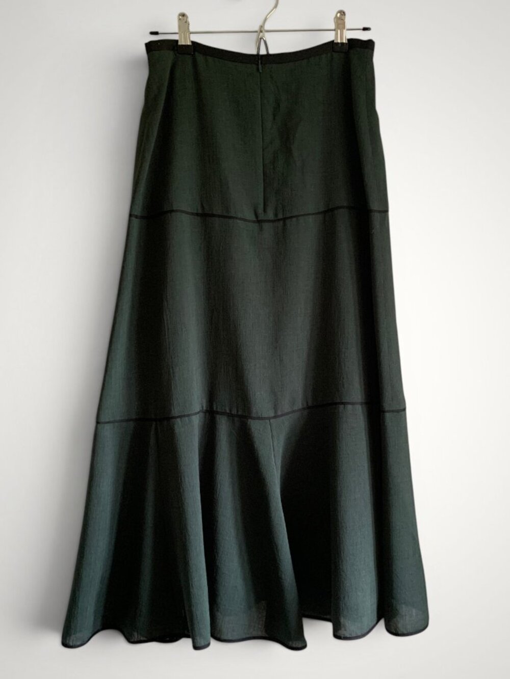 Cefinn Dark Green Crepe Tiered Skirt, Size 6 - Picture 2 of 7